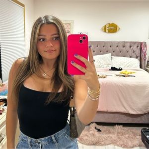 Meet your Posher, Olivia